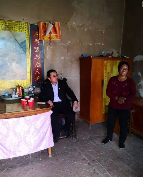 平?jīng)鲢垂鹃_(kāi)展“踐行初心使命，助推脫貧攻堅(jiān)”主題黨日活動(dòng)(圖2)