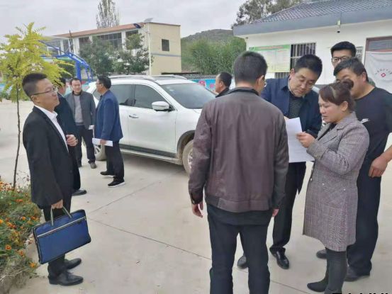 平?jīng)鲢垂鹃_(kāi)展“踐行初心使命，助推脫貧攻堅(jiān)”主題黨日活動(dòng)(圖3)