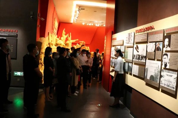 平?jīng)鲢垂军h委組織各支部開展“重溫歷史、砥礪前行”(圖2)