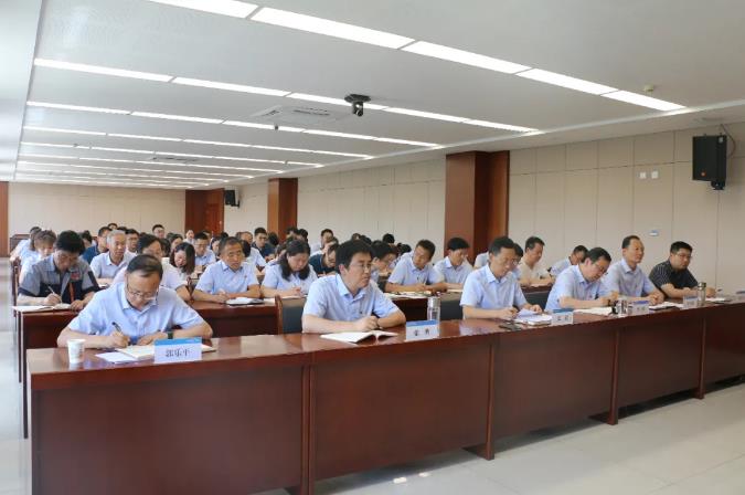 市政府國資委黨委委員、副主任邊疆到泓源公司講黨課(圖3)