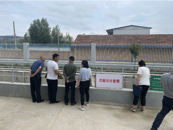 平?jīng)鍪猩鷳B(tài)環(huán)境局信息監(jiān)控中心到城東污水處理公司檢查指導(dǎo)工作(圖2) 平?jīng)鍪猩鷳B(tài)環(huán)境局信息監(jiān)控中心到城東污水處理公司檢查指導(dǎo)工作(圖2)